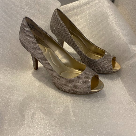 Bandolino Size 7.5 - stunning shoes - Picture 1 of 7